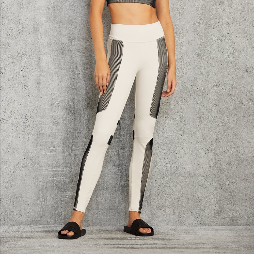 ALO yoga Electric Leggings in bone